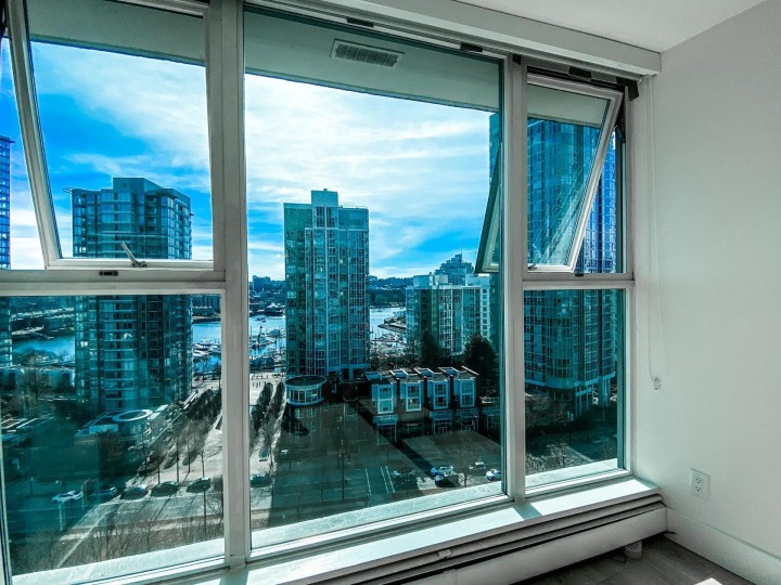 Photo 11 at 1705 - 1009 Expo Boulevard, Yaletown, Vancouver West