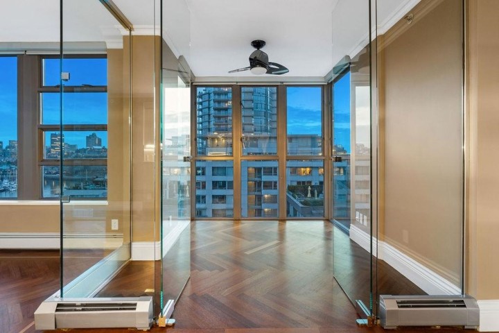 Photo 20 at 1003 - 1228 Marinaside Crescent, Yaletown, Vancouver West