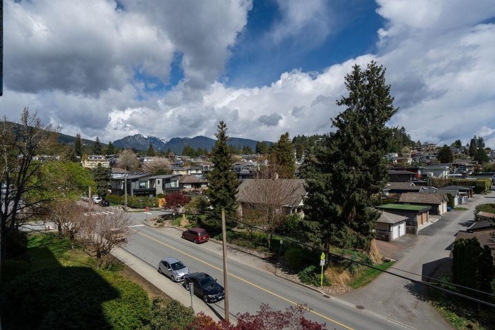 Photo 22 at 406 - 555 13th Street, Ambleside, West Vancouver