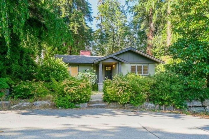 Photo 1 at 905 Lawson Avenue, Sentinel Hill, West Vancouver