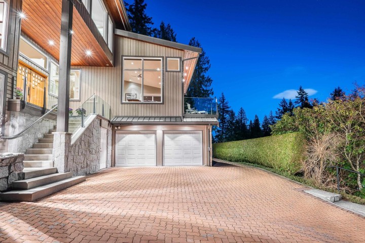 Photo 3 at 1395 Camridge Road, Westhill, West Vancouver