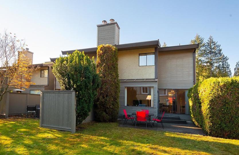 1131 Montroyal Boulevard, Canyon Heights NV, North Vancouver 