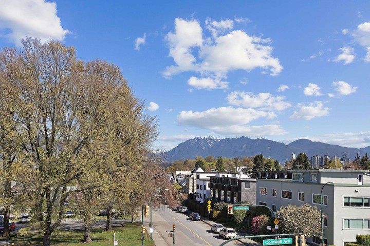 Photo 21 at 301 - 2110 Cornwall Avenue, Kitsilano, Vancouver West