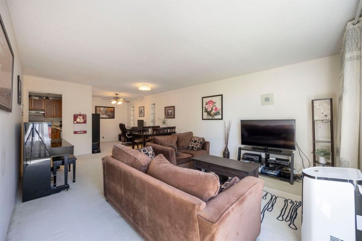 Photo 4 at 304 - 2140 Briar Avenue, Quilchena, Vancouver West
