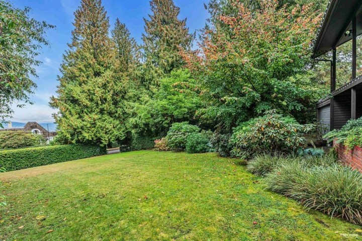 Photo 8 at 4756 Drummond Drive, Point Grey, Vancouver West