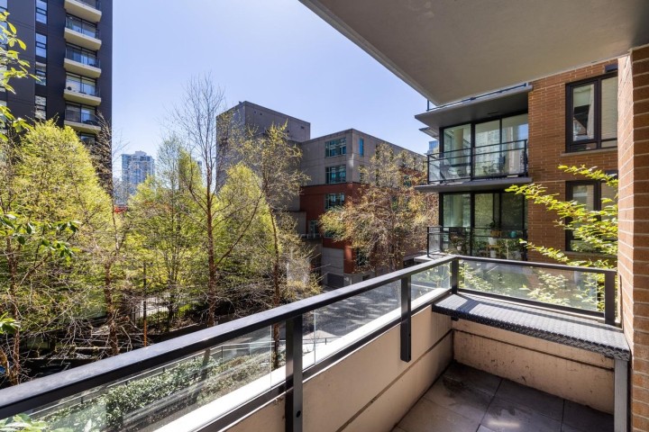 Photo 27 at 317 - 1088 Richards Street, Yaletown, Vancouver West
