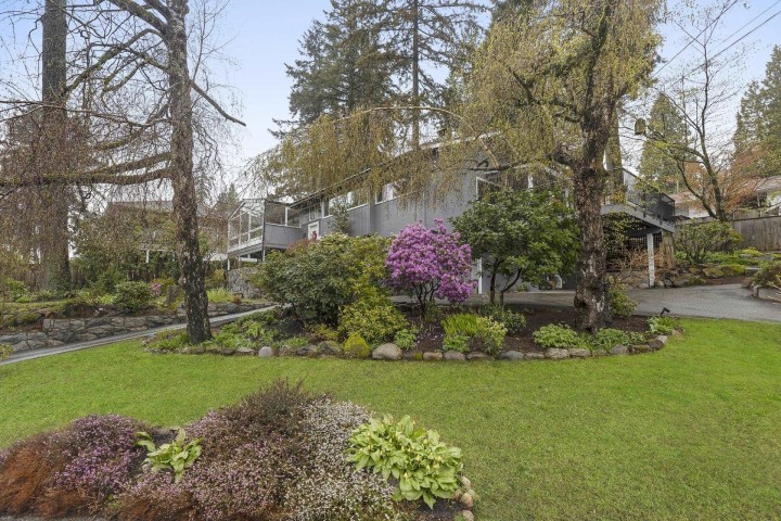 Photo 1 at 464 Somerset Street, Upper Lonsdale, North Vancouver