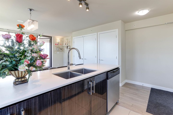 Photo 9 at 516 - 2689 Kingsway, Collingwood VE, Vancouver East