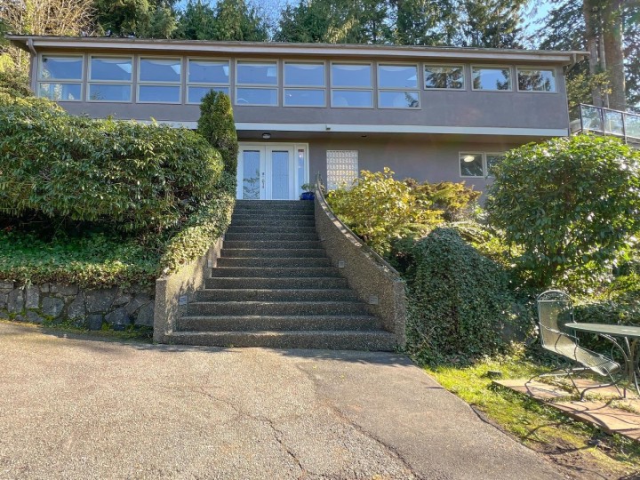 Photo 4 at 15 Oceanview Road, Lions Bay, West Vancouver