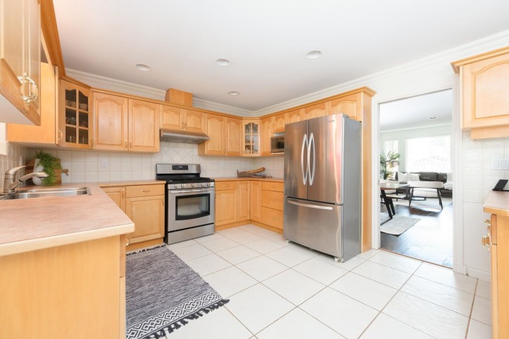 Photo 4 at 1566 Burrill Avenue, Lynn Valley, North Vancouver