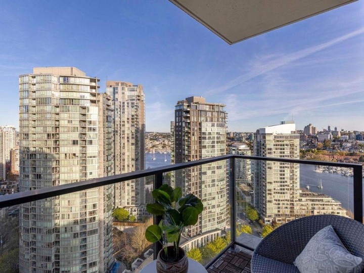 Photo 10 at 3006 - 583 Beach Crescent, Yaletown, Vancouver West