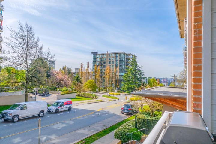 Photo 9 at 206 - 717 Chesterfield Avenue, Central Lonsdale, North Vancouver