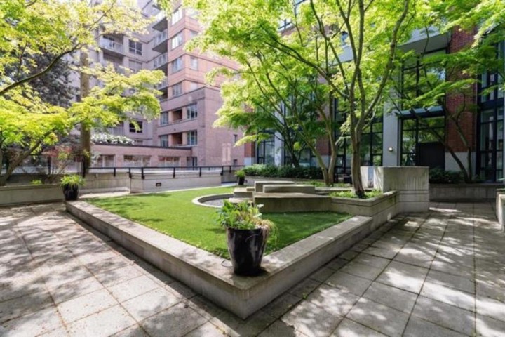 Photo 20 at 411 - 988 Richards Street, Yaletown, Vancouver West
